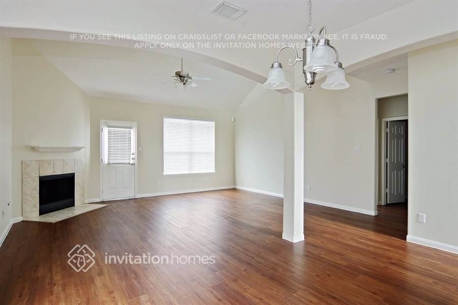 3807 Liberty Square Trl - Photo 2 of 20