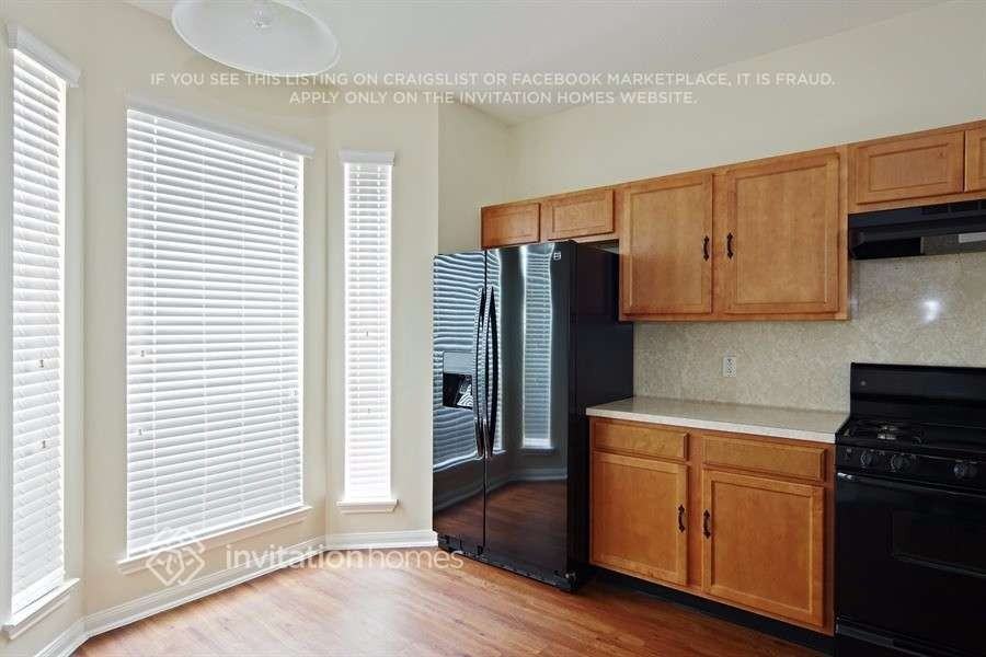 3807 Liberty Square Trl - Photo 6 of 20