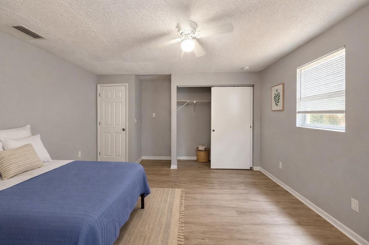 Macgregor Dr - Photo 7 of 8