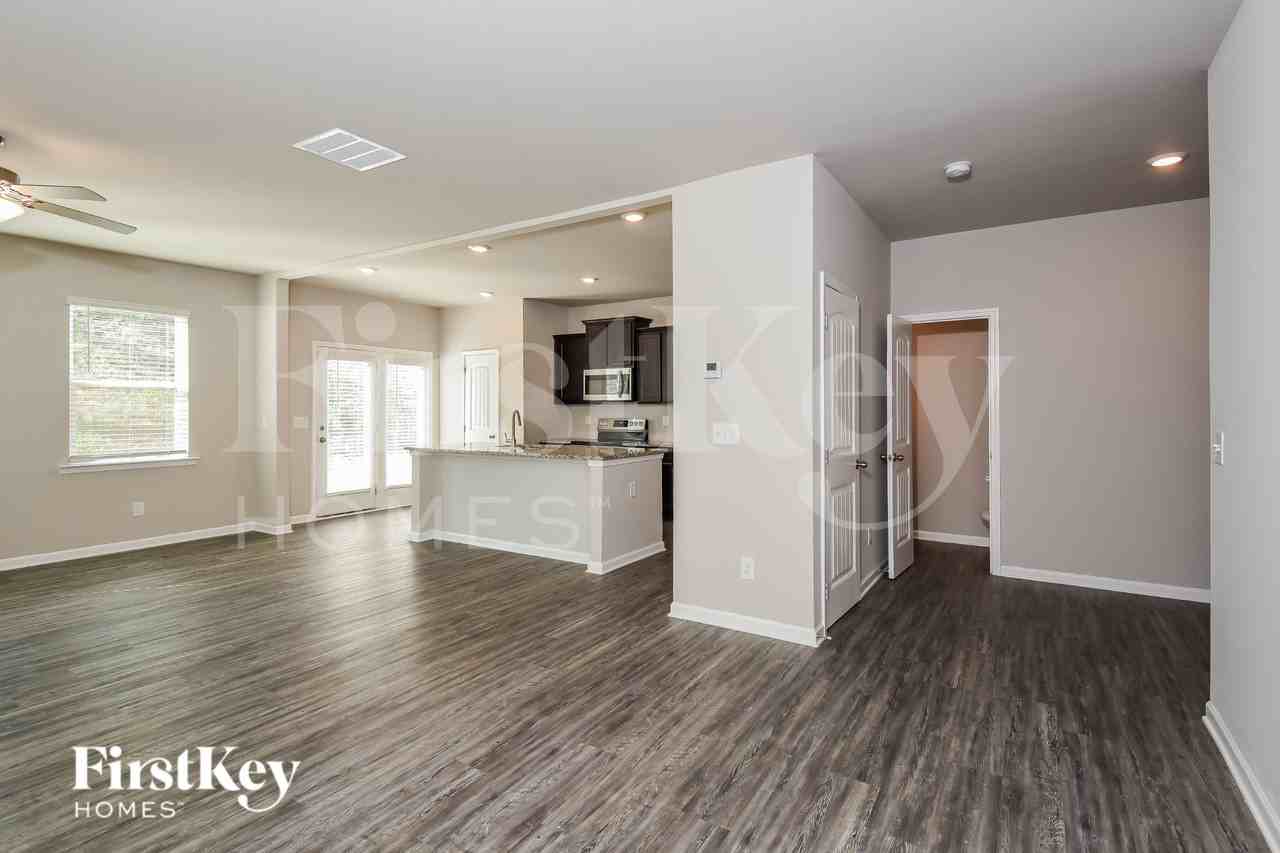 4954 Hillstone Dr - Photo 3 of 16