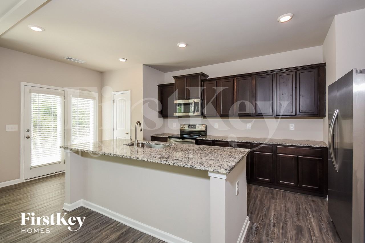 4954 Hillstone Dr - Photo 6 of 16