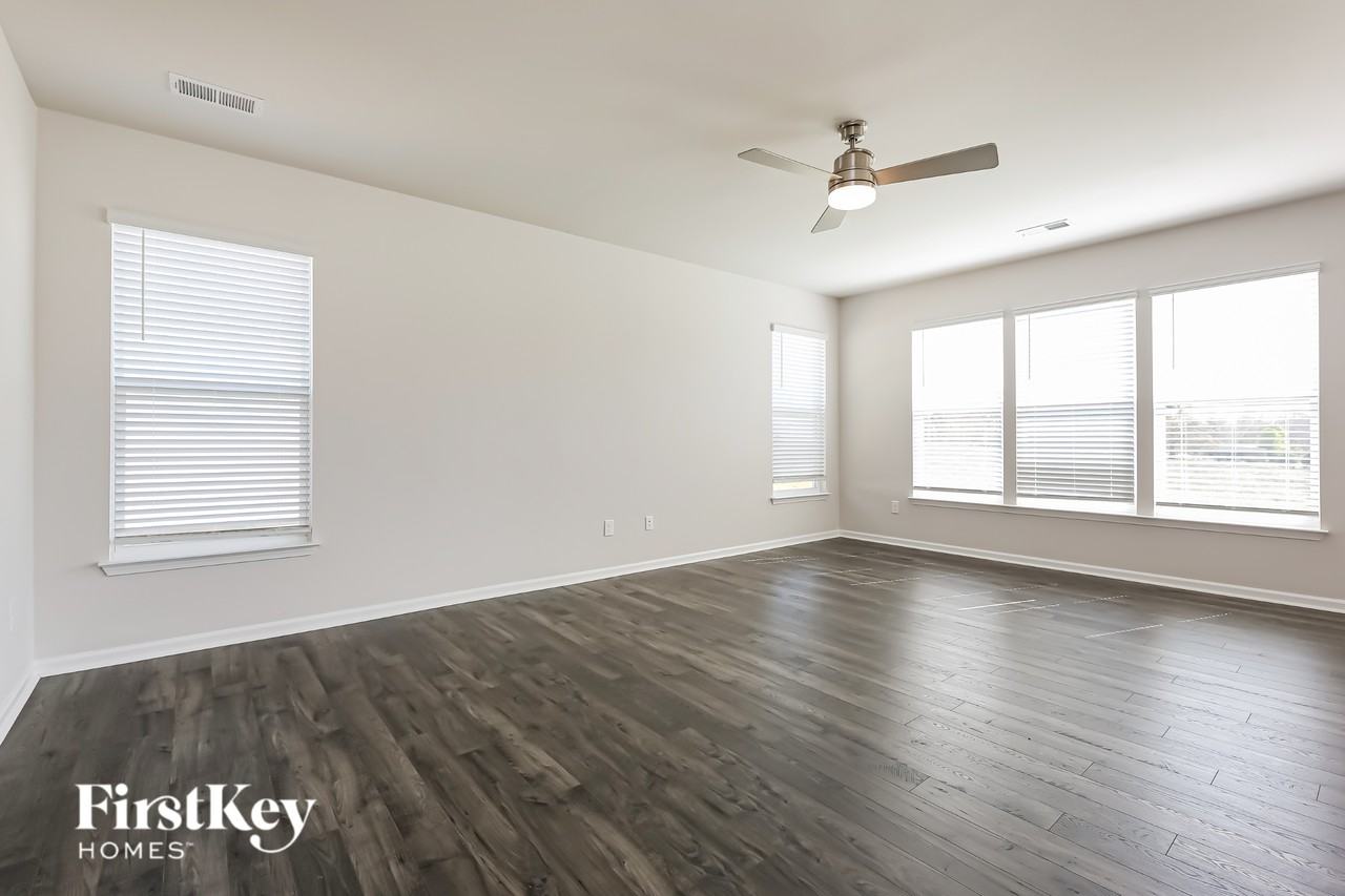 903 Birchcrest Way - Photo 3 of 16