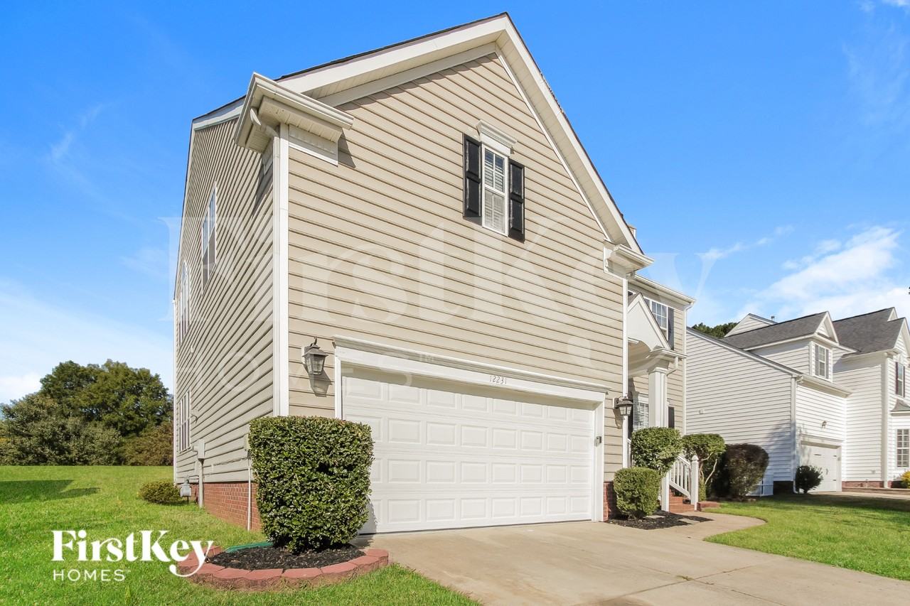 12231 Shadow Ridge Ln - Photo 3 of 15