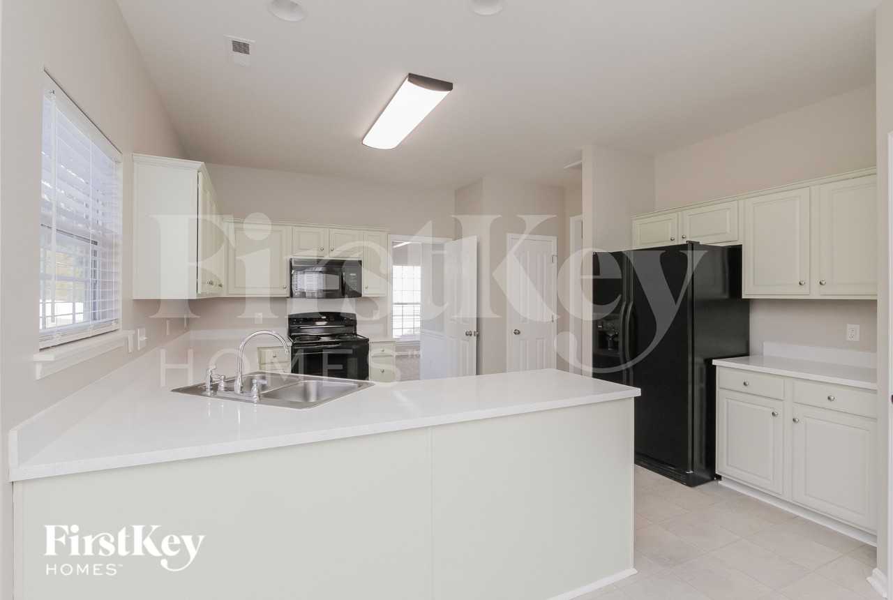 12231 Shadow Ridge Ln - Photo 6 of 15