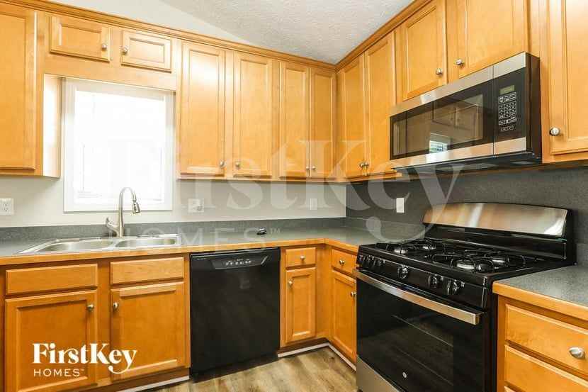 189 Waters Edge Dr - Photo 5 of 15