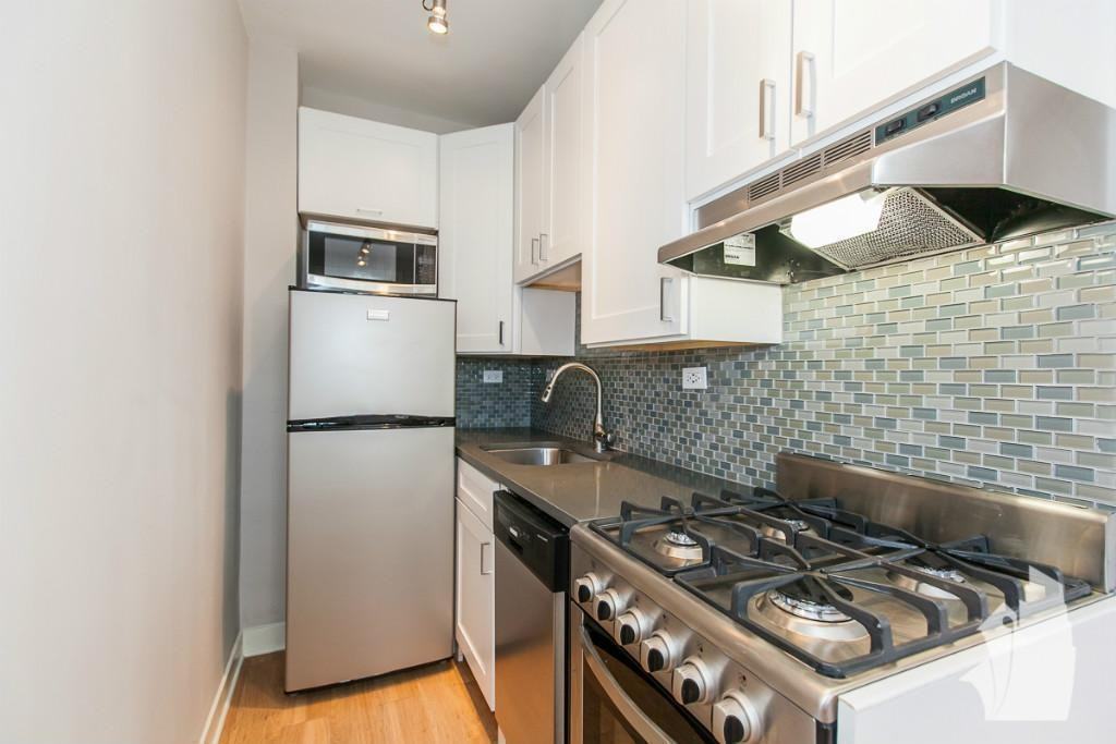 511 W Belmont Ave #3 - Photo 5 of 10