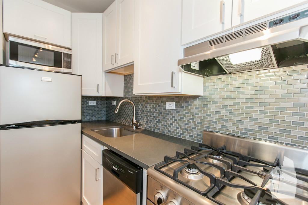 511 W Belmont Ave #3 - Photo 6 of 10