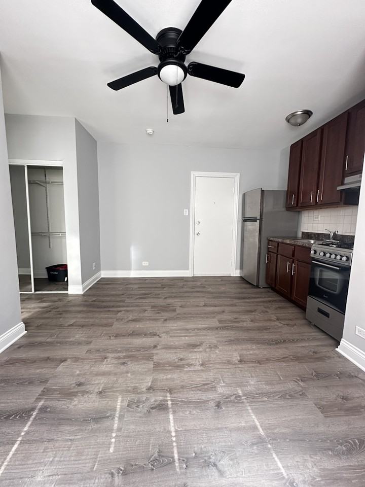 4756 N Maplewood Ave #211 - Photo 4 of 8