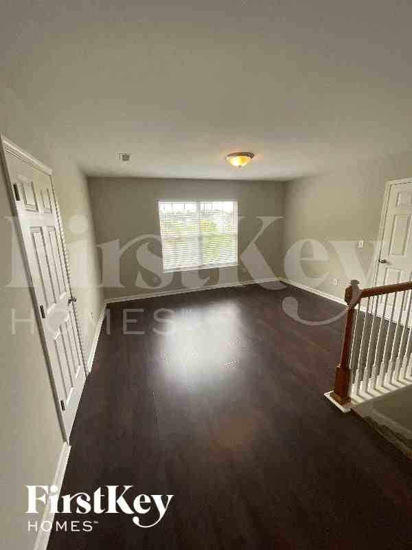 206 Sabal Palmetto Ct - Photo 2 of 10