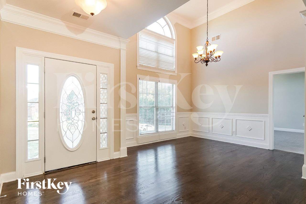 245 Madison Ln - Photo 5 of 15