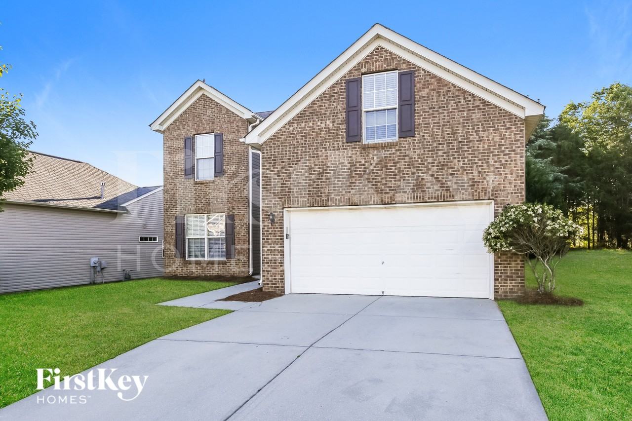 1011 Bridleside Dr - Photo 2 of 16