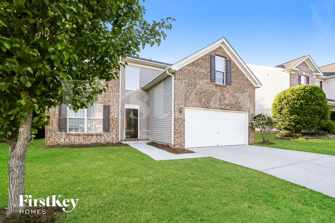 1011 Bridleside Dr - Photo 3 of 16