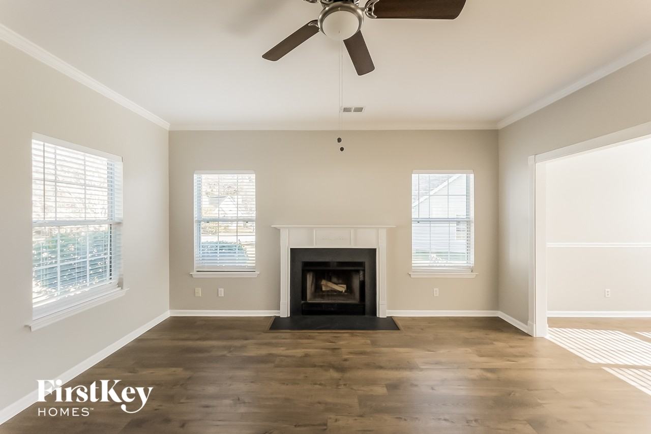 118 Hearthstone Cir - Photo 2 of 15