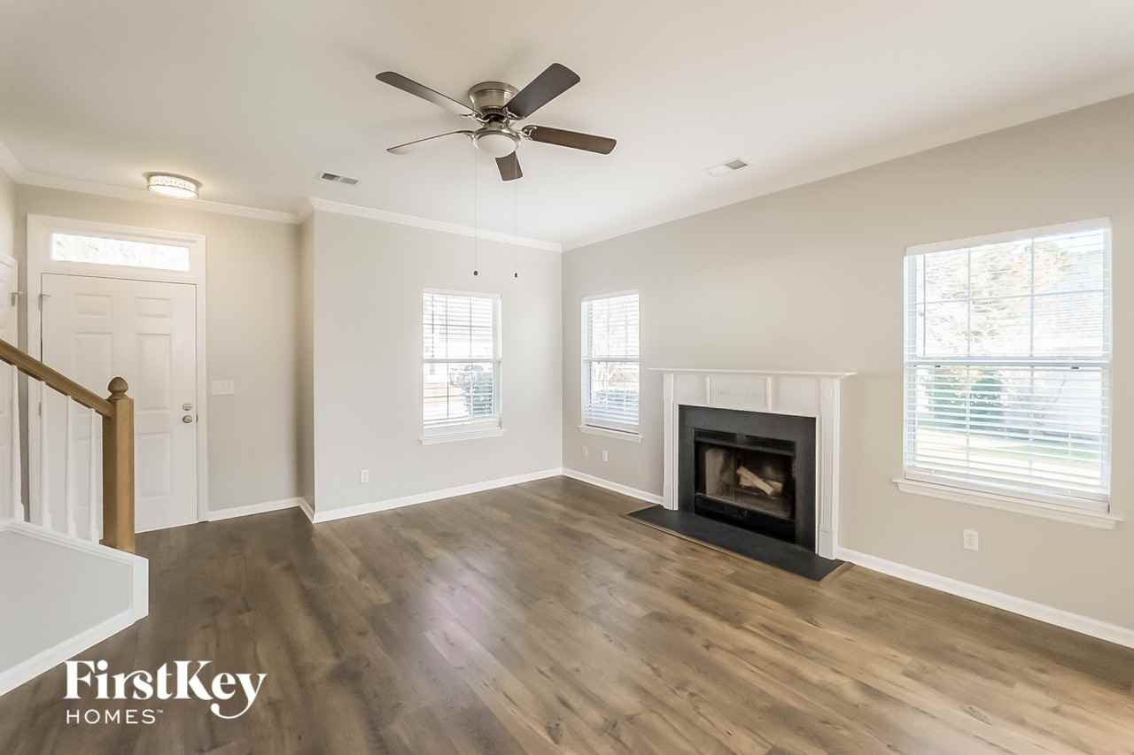 118 Hearthstone Cir - Photo 3 of 15