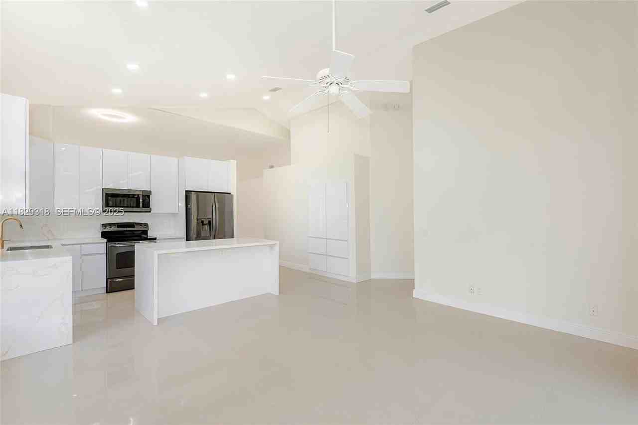 10418 Brasilia Street #10418 - Photo 4 of 38