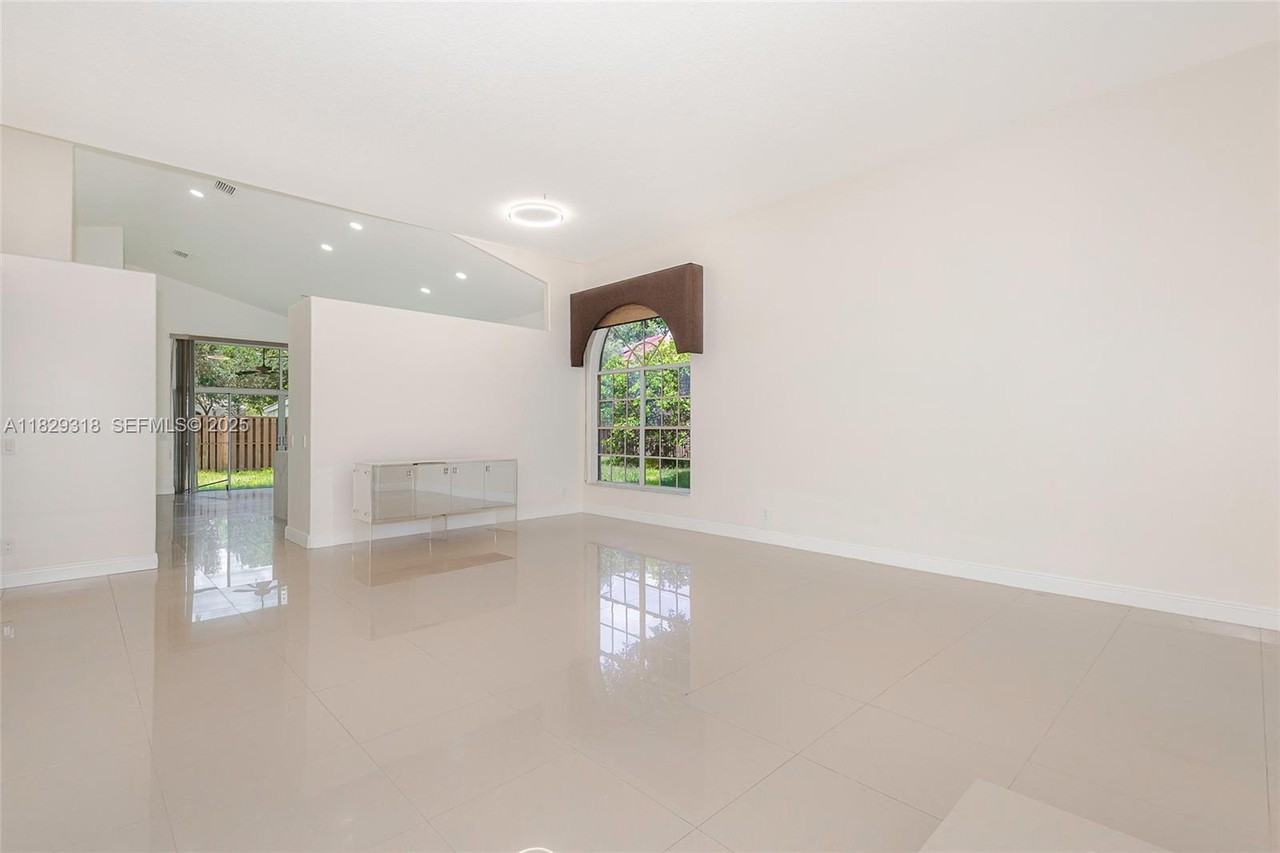 10418 Brasilia Street #10418 - Photo 7 of 38