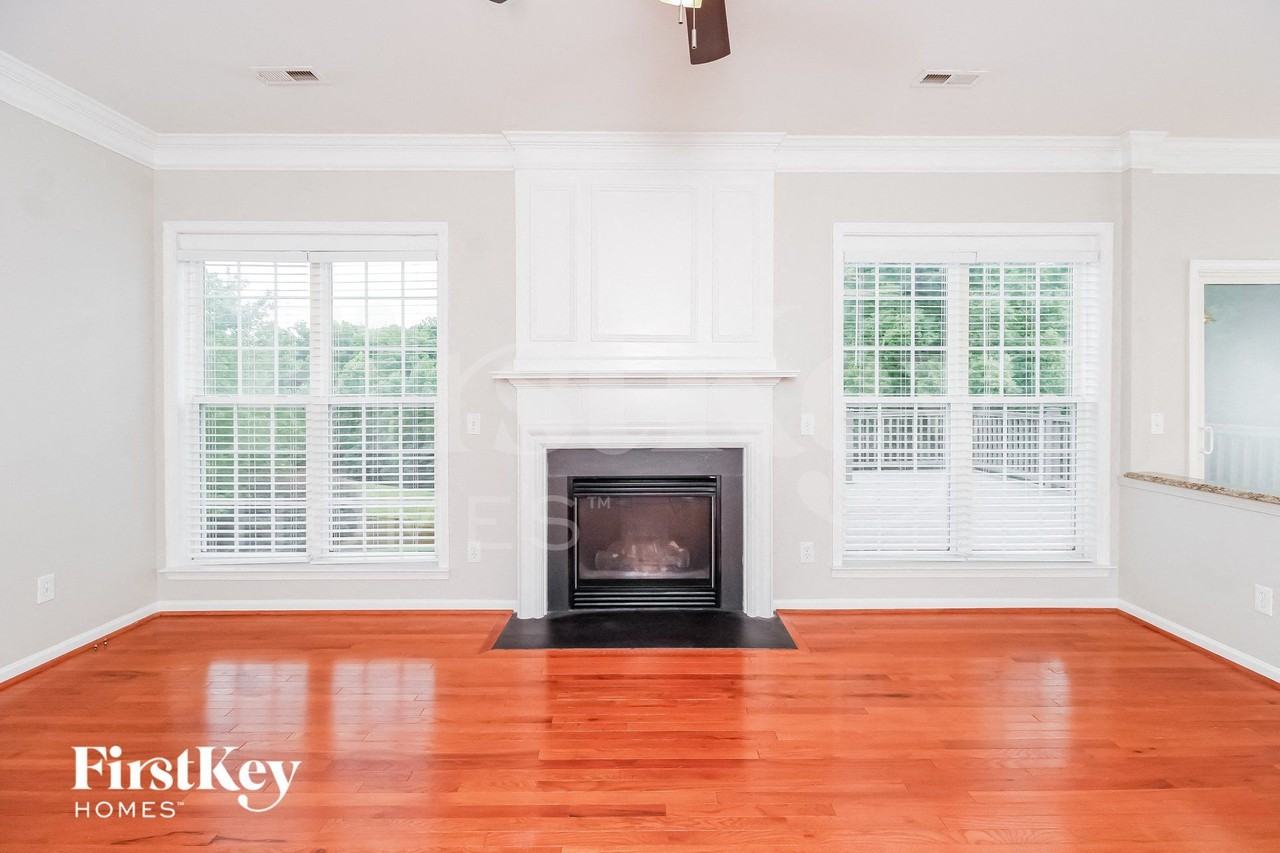 3312 Cornelia Ct - Photo 3 of 15