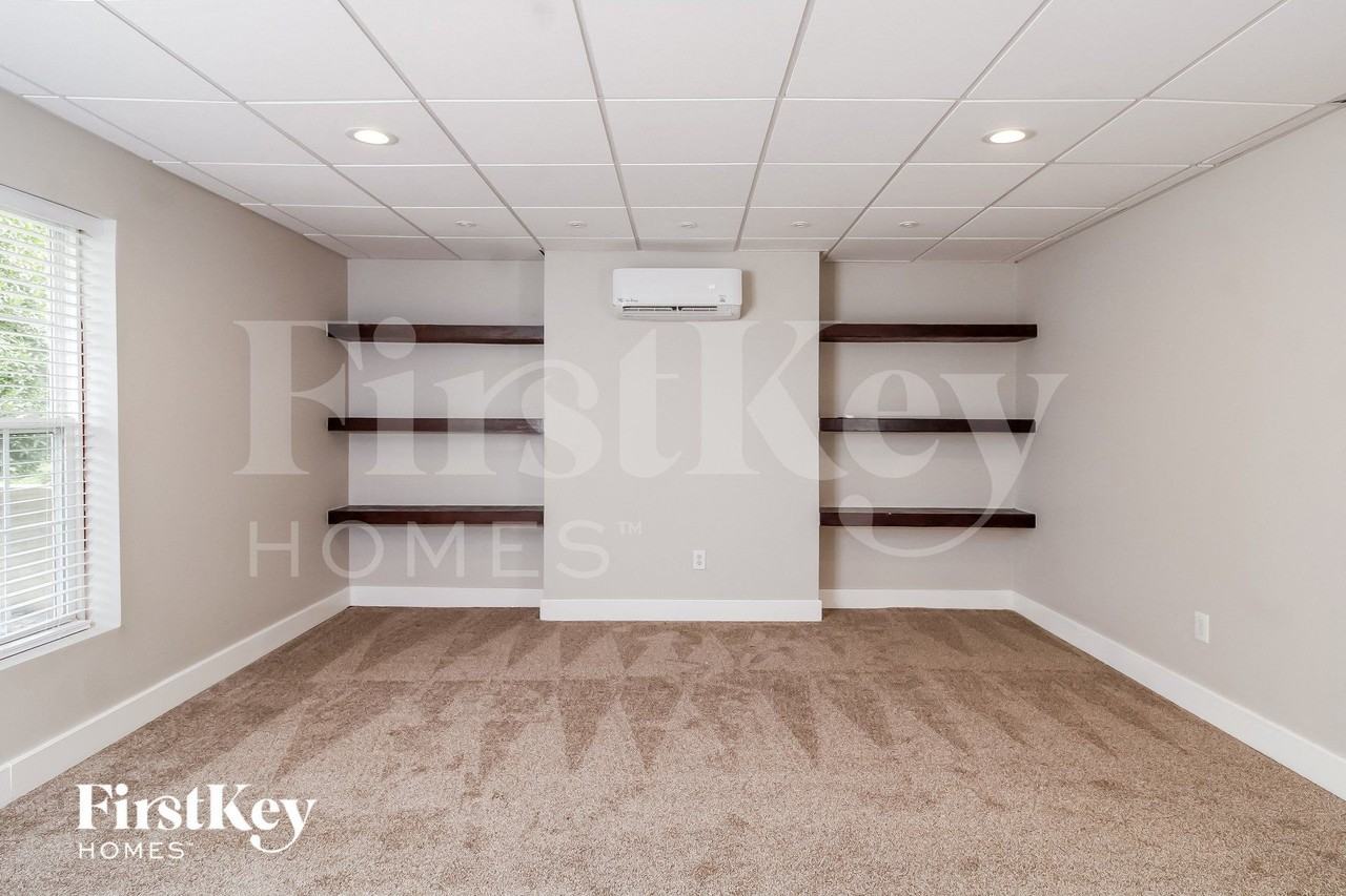 3312 Cornelia Ct - Photo 7 of 15