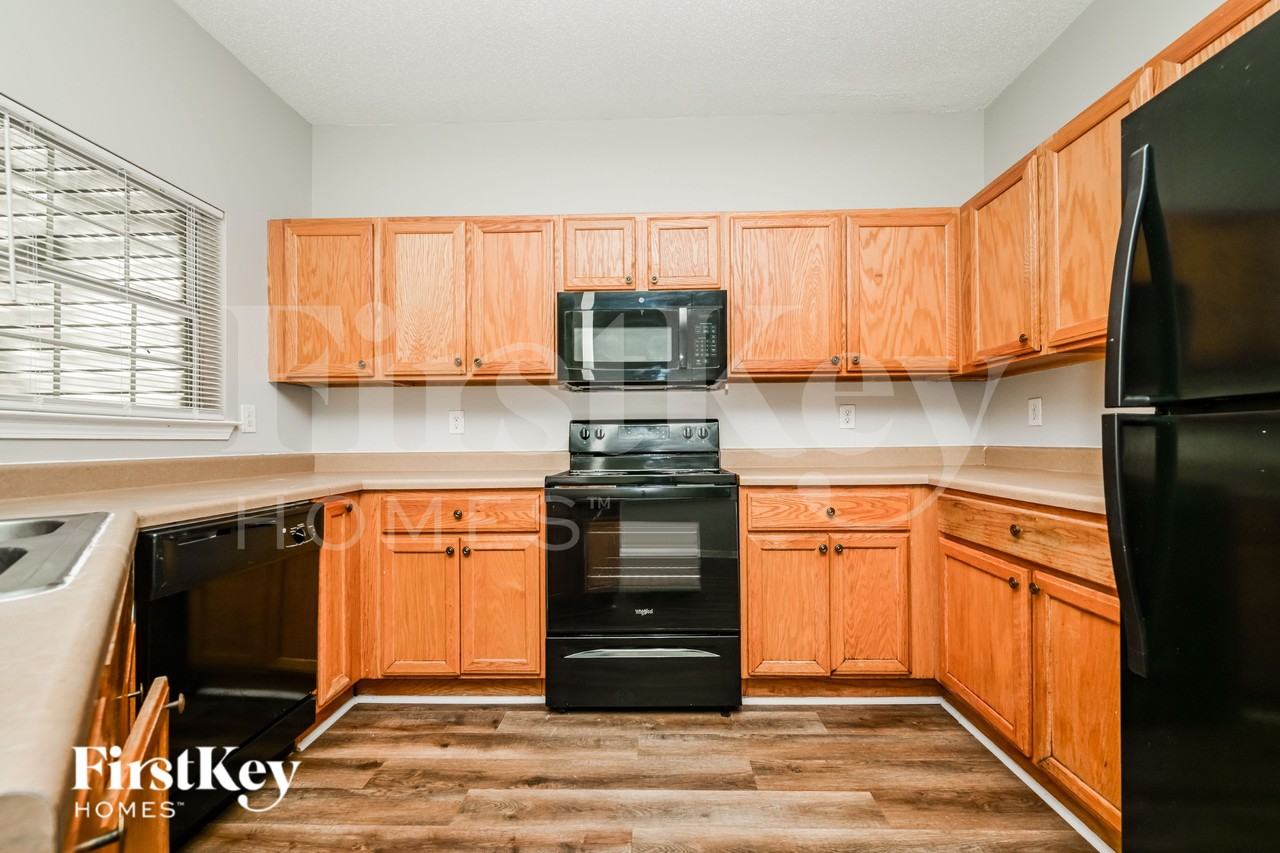 2355 Brianna Dr - Photo 4 of 16