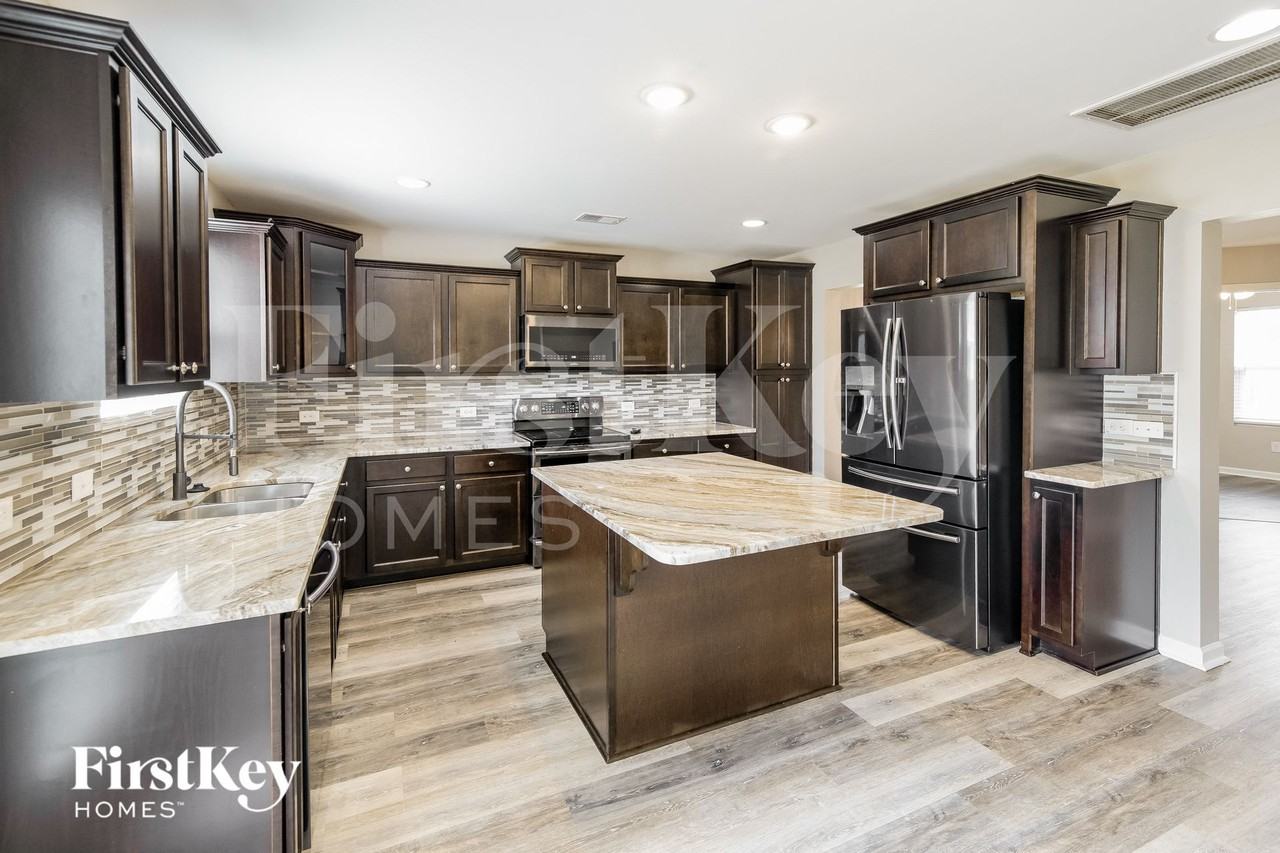 413 Thoroughbred Dr - Photo 5 of 15