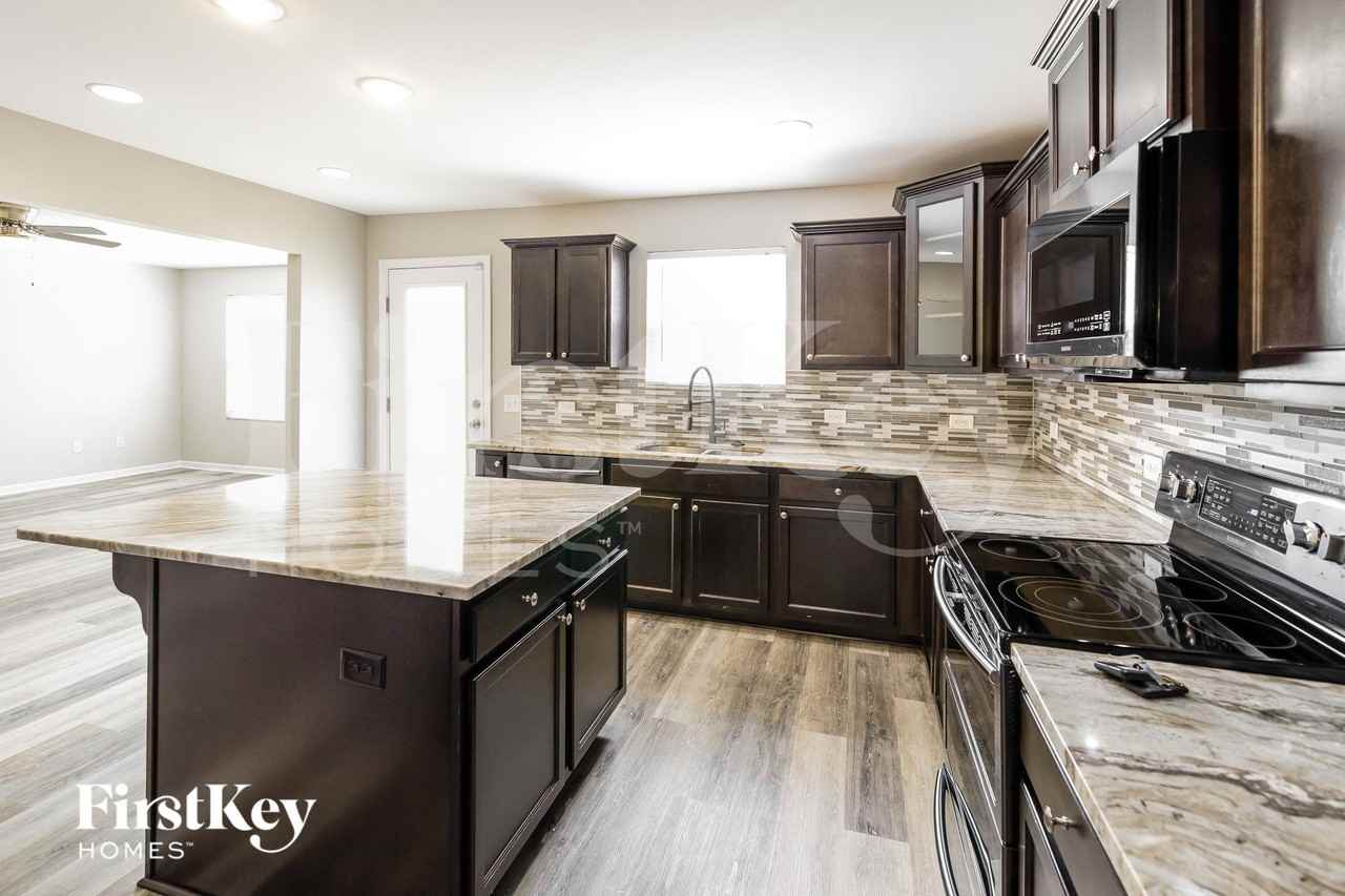 413 Thoroughbred Dr - Photo 6 of 15