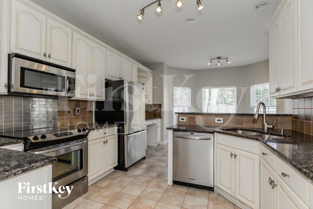 1001 Josey Ln - Photo 6 of 15