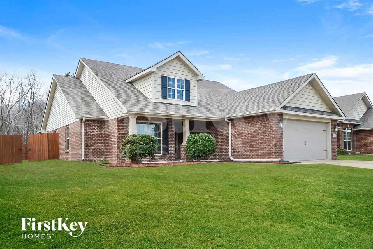 460 River Crest Dr N - Photo 2 of 15