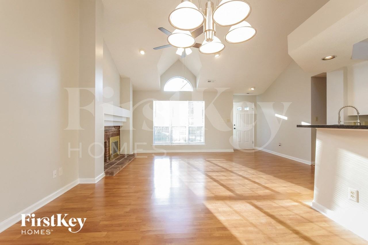 6627 Flat Creek Dr - Photo 4 of 15