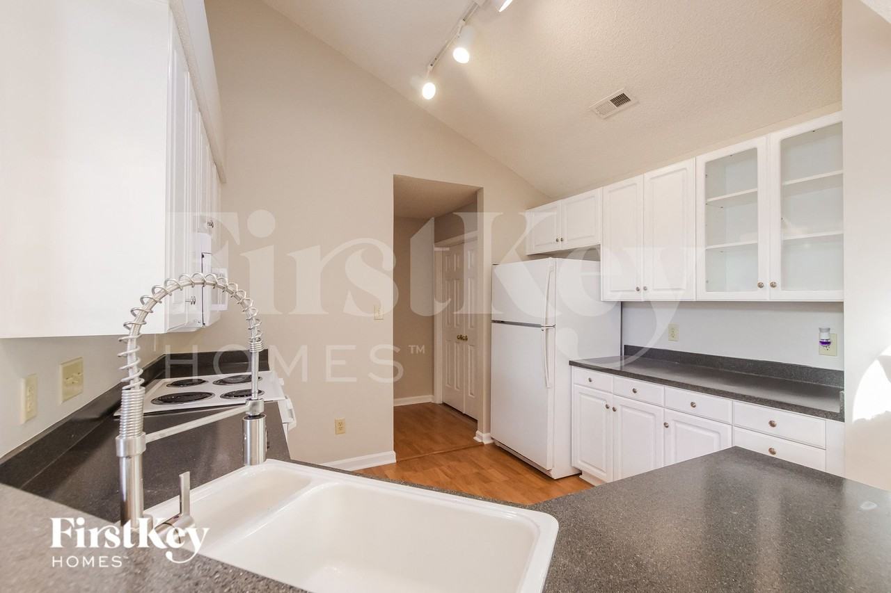 6627 Flat Creek Dr - Photo 5 of 15