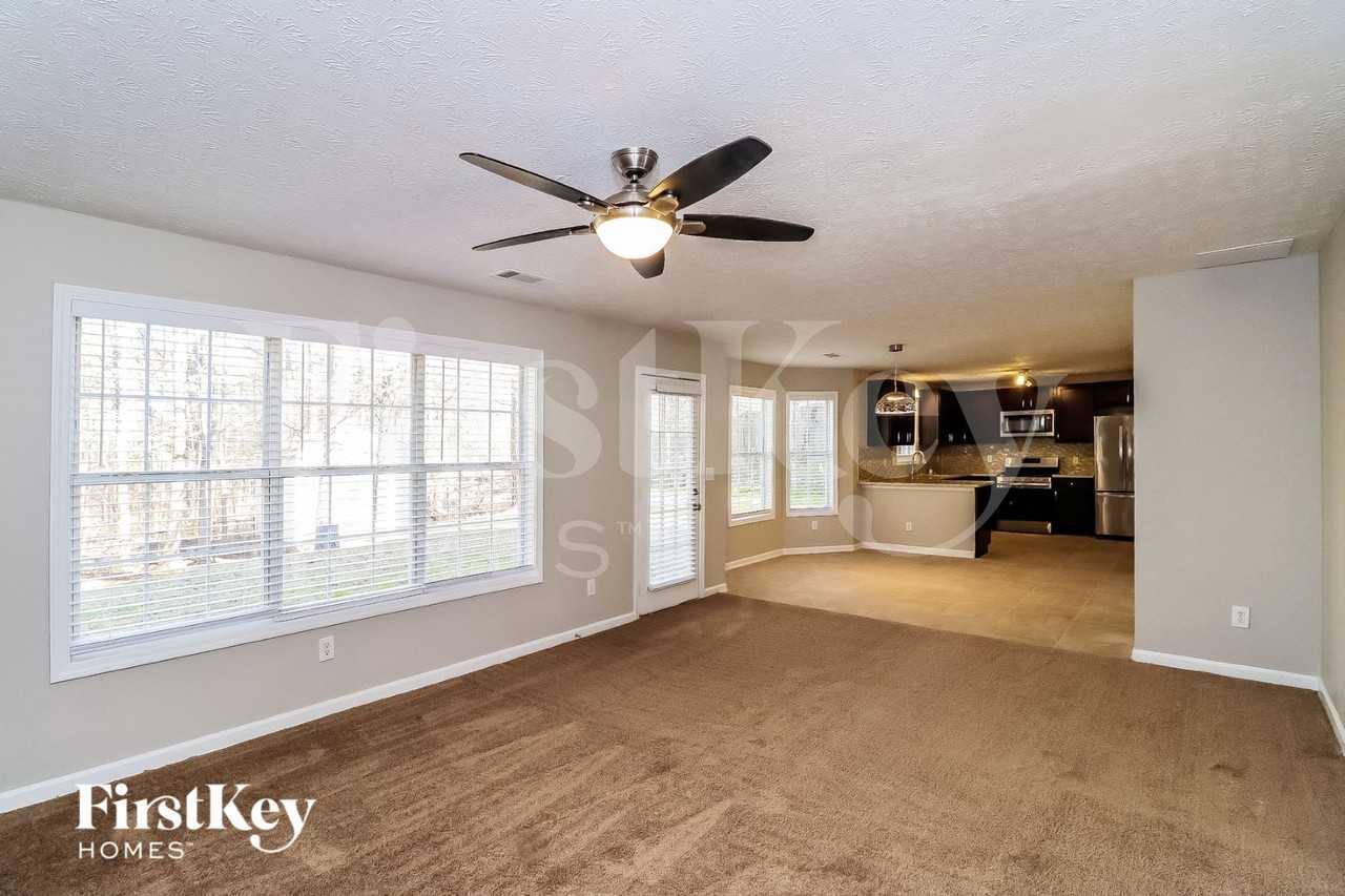 640 Alcovy Springs Dr - Photo 3 of 16