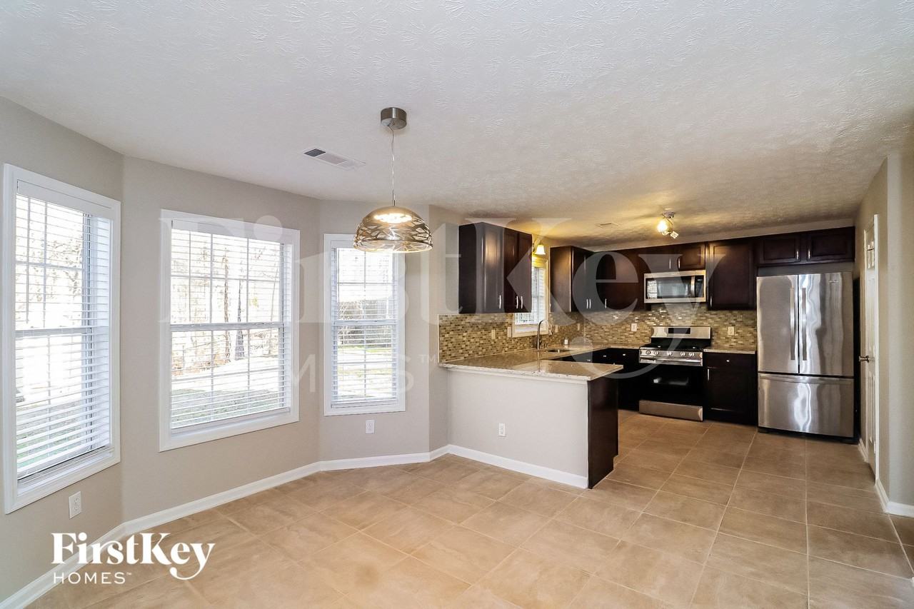 640 Alcovy Springs Dr - Photo 4 of 16