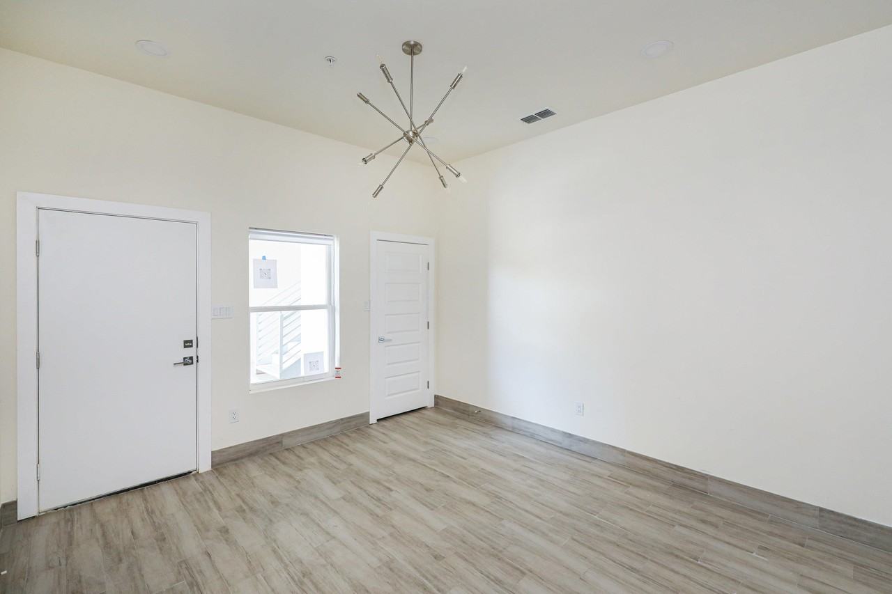 9109 Mcpherson Rd - Photo 6 of 29