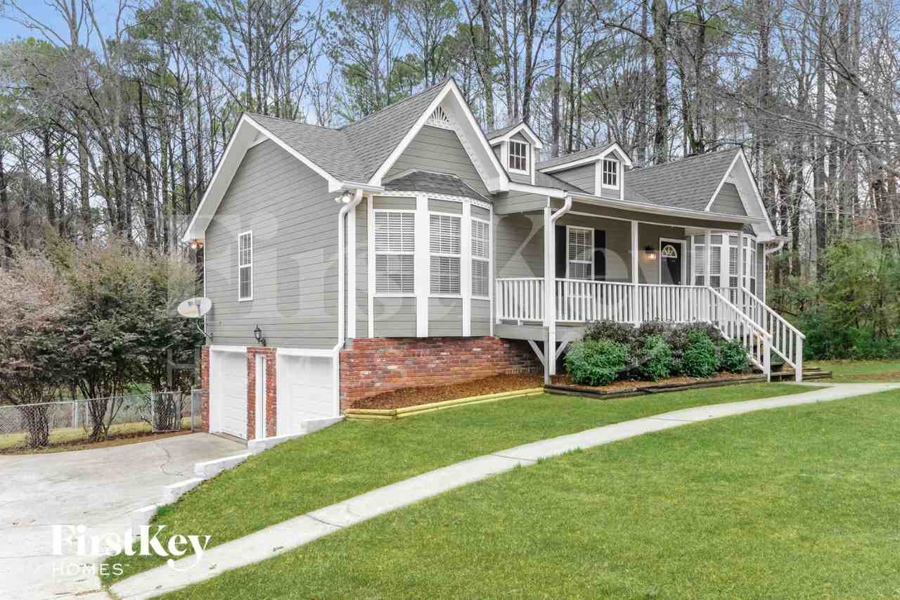 682 Brandy Dr - Photo 2 of 15