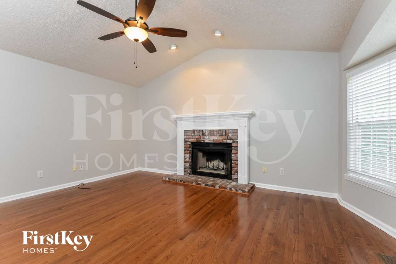 682 Brandy Dr - Photo 3 of 15