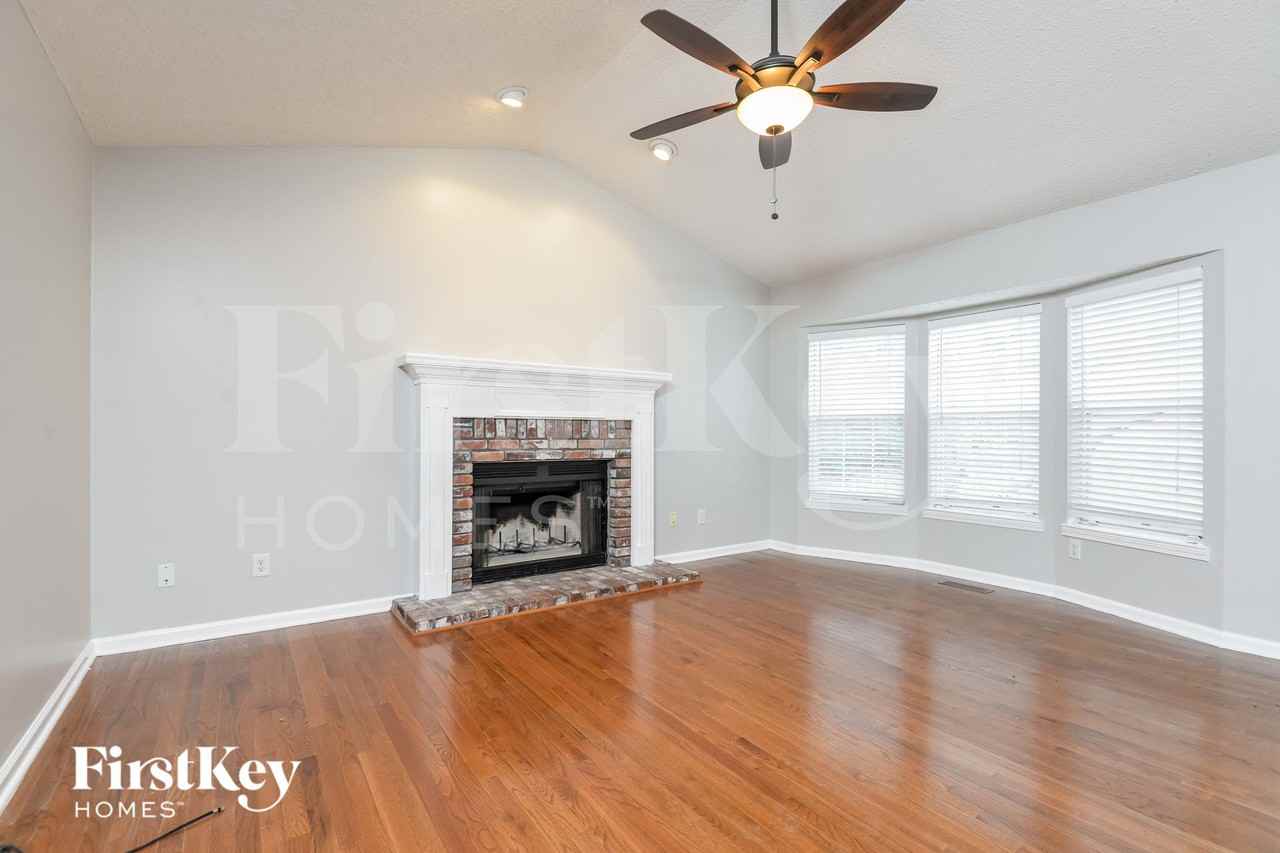 682 Brandy Dr - Photo 4 of 15