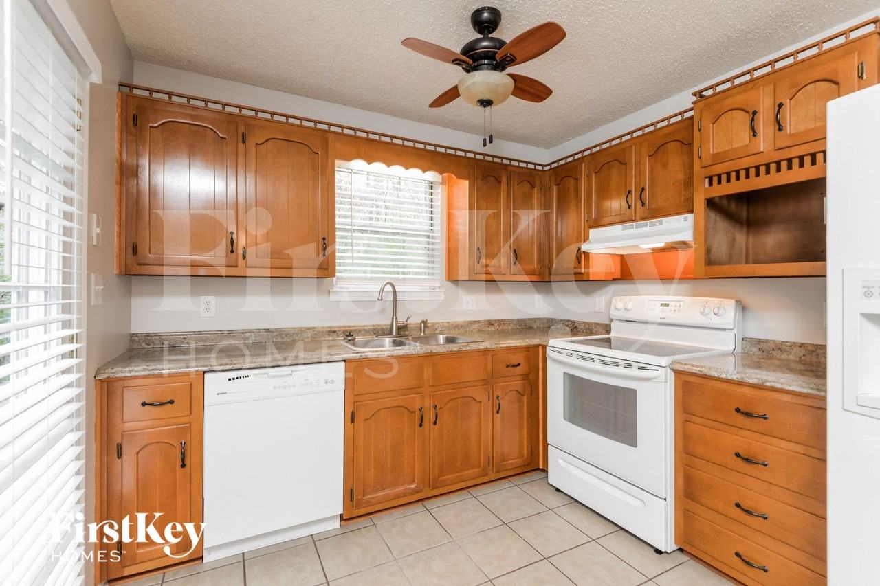 682 Brandy Dr - Photo 6 of 15