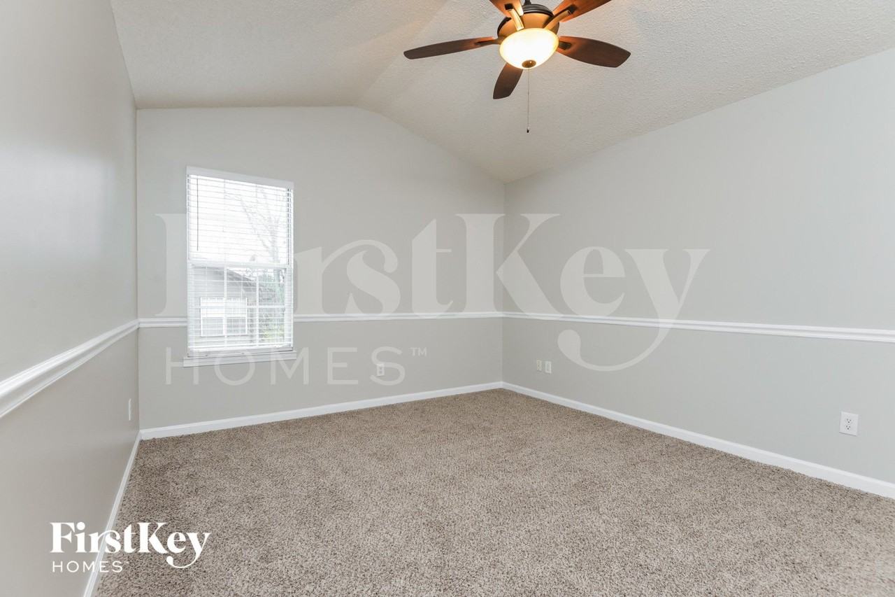 682 Brandy Dr - Photo 7 of 15