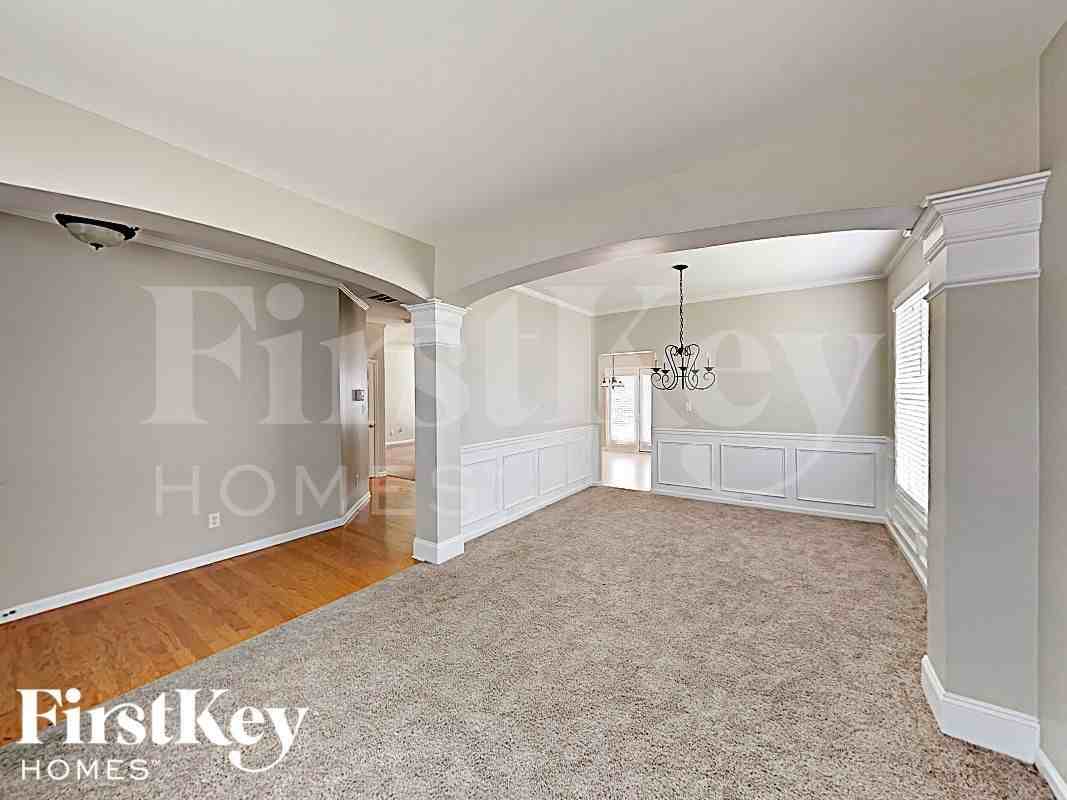 5705 Lindley Crescent Dr - Photo 2 of 17