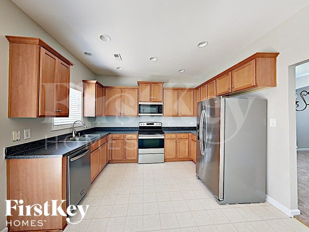 5705 Lindley Crescent Dr - Photo 4 of 17