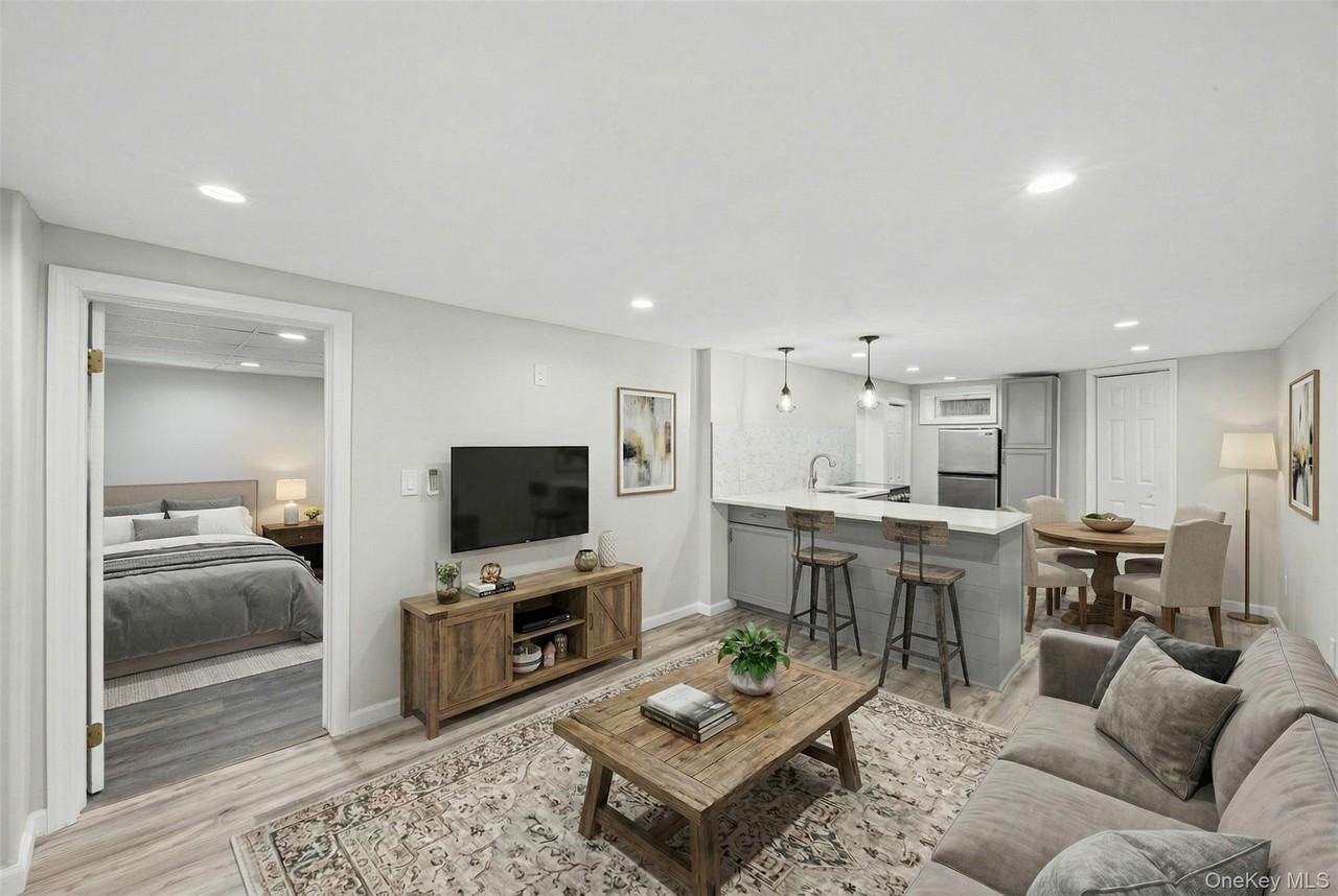 404 Ferndale Ct - Photo 3 of 11