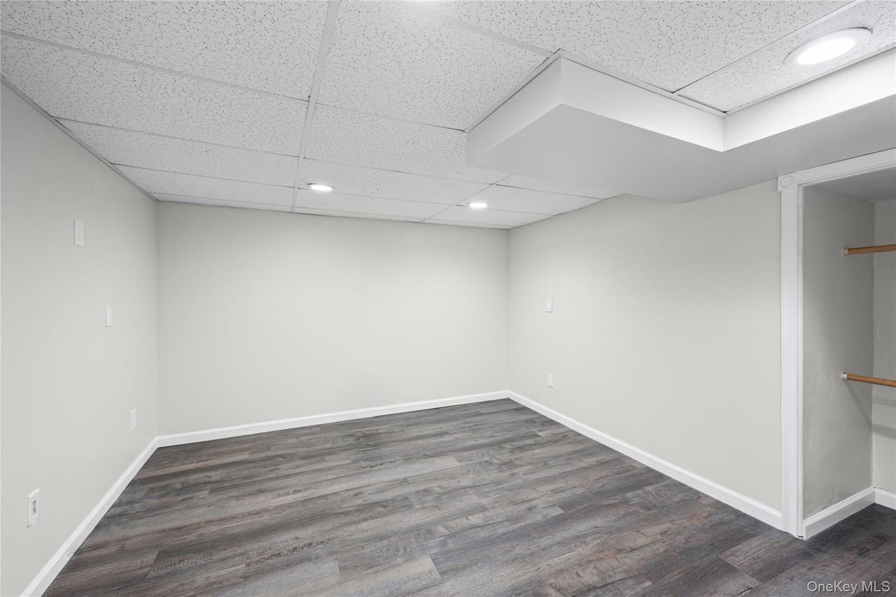 404 Ferndale Ct - Photo 4 of 11