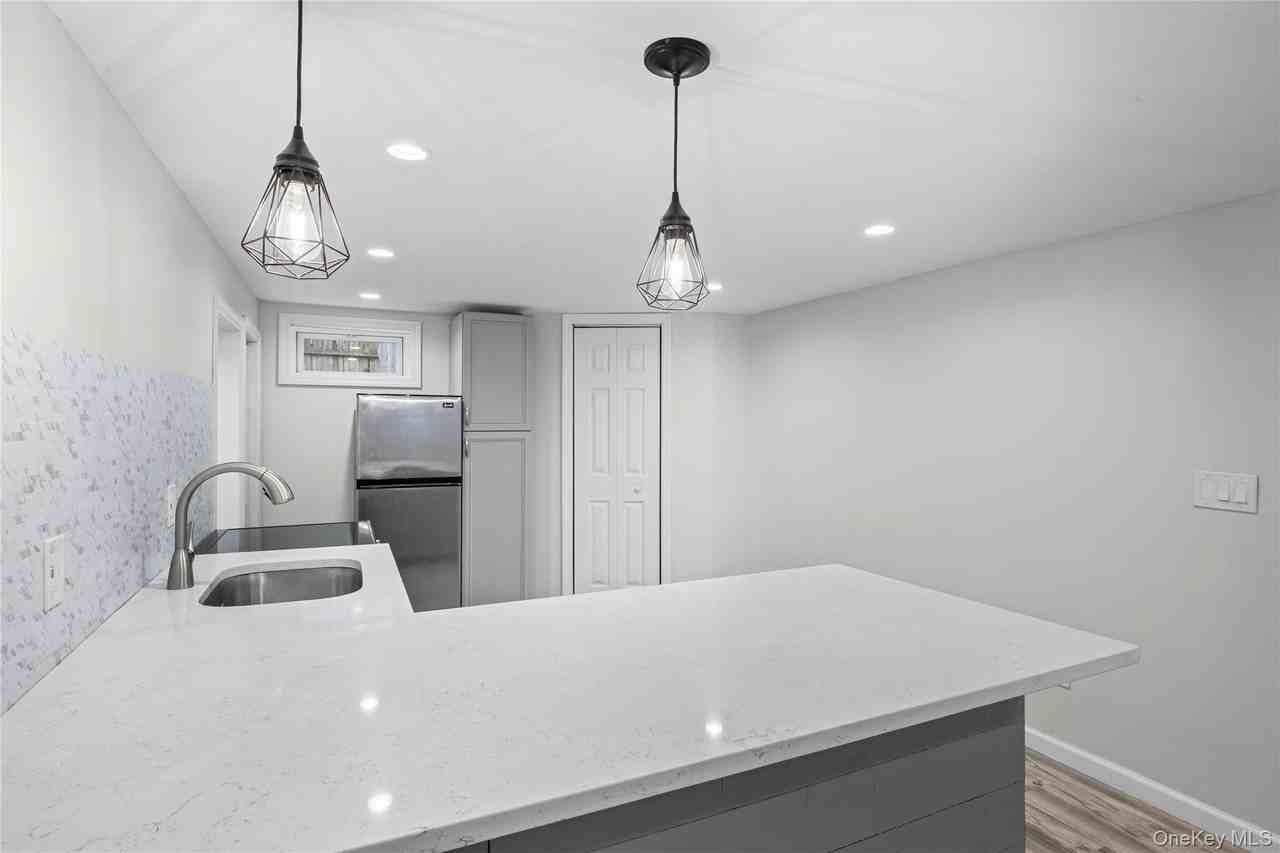 404 Ferndale Ct - Photo 7 of 11