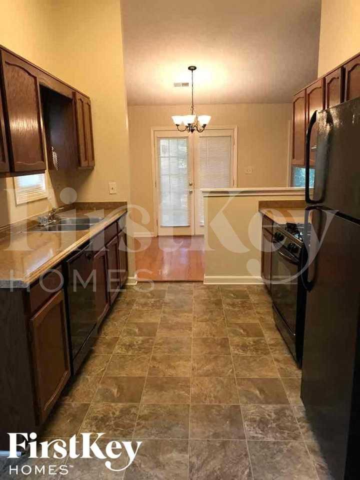 5334 Memorial Ln - Photo 5 of 15