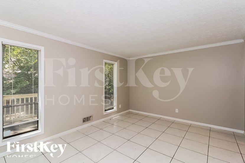 4442 Old Mabry Pl Ne - Photo 2 of 18