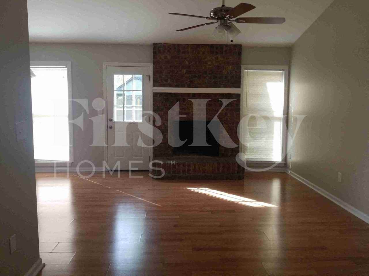 430 Citadel St - Photo 3 of 23