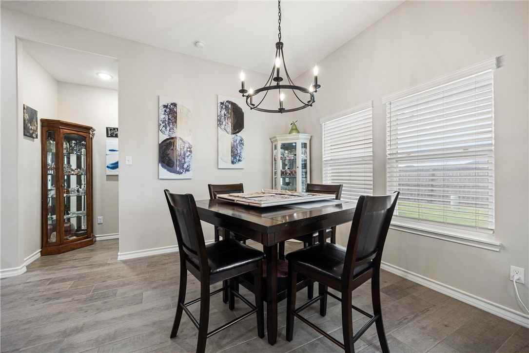 105 John Russell - Photo 7 of 24