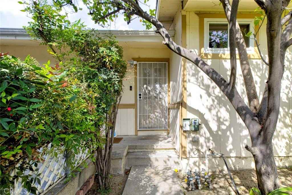 19001 Community St - Photo 7 of 30