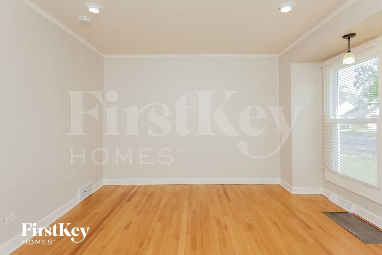 3838 216th Pl - Photo 3 of 16