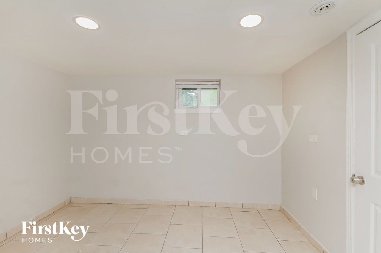 3838 216th Pl - Photo 5 of 16