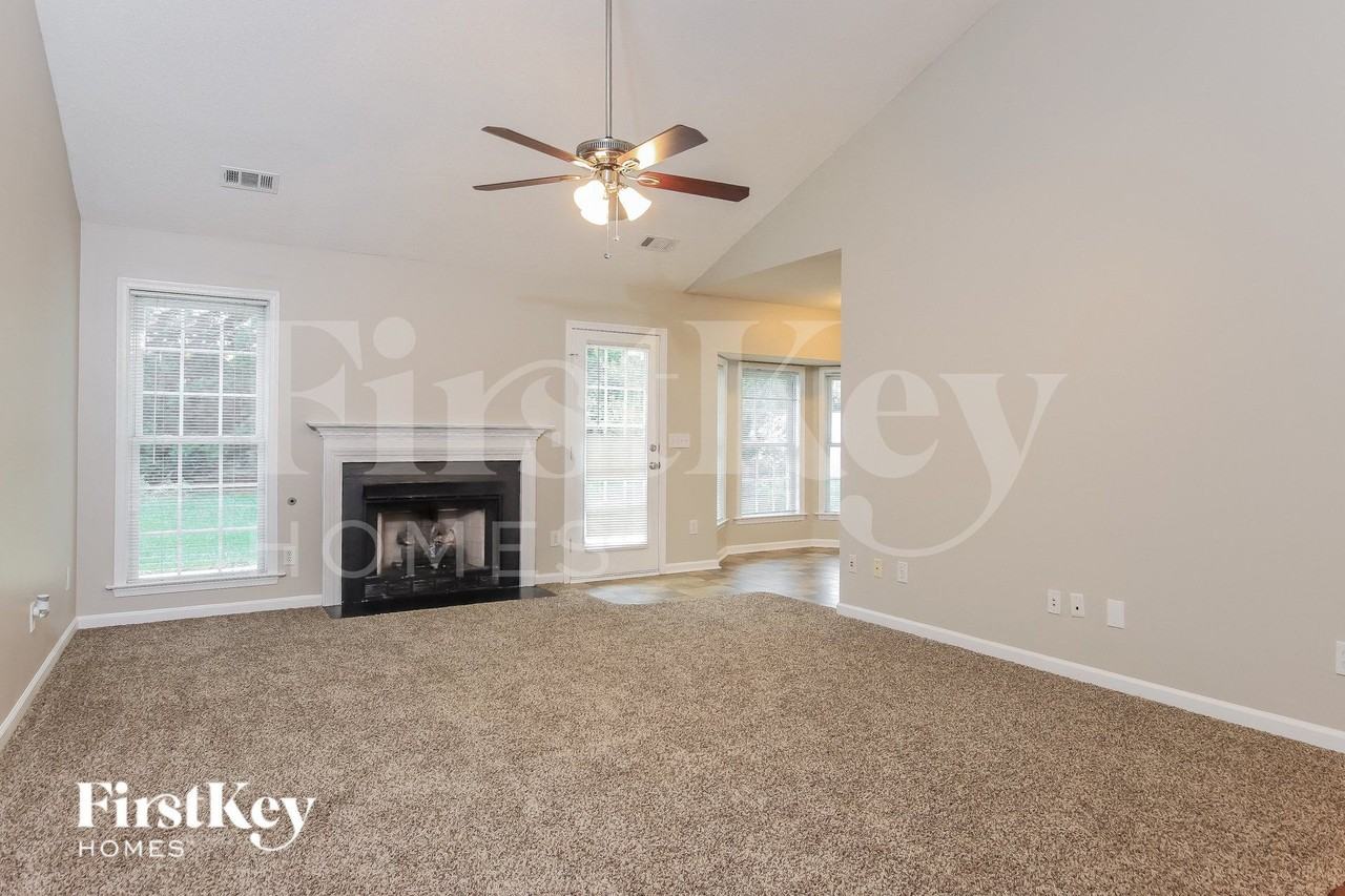 3508 Bent Trace Dr - Photo 3 of 15